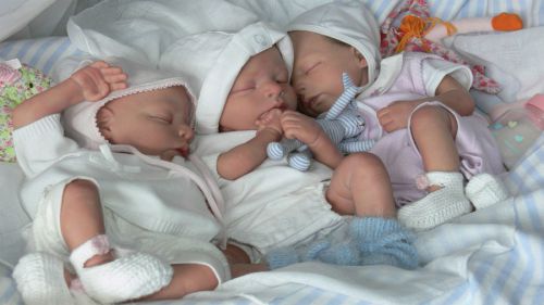 Новорожденные тройняшки